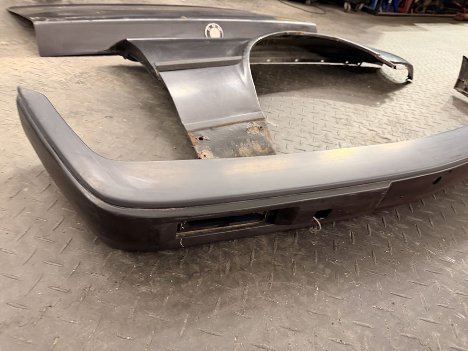 Zderzak przód przedni BMW E30 diamantschwarz diamant black szeroka lam