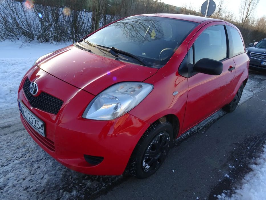 Toyota Yaris Stan bdb klimatyzacja serwisowana długie opłaty