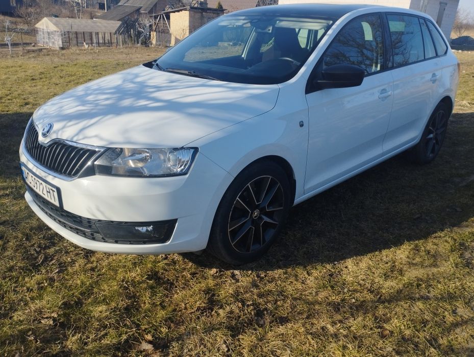Продам автомобіль skoda rapid 2015 року. 1.6 дизель. 90к.с.