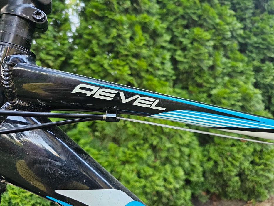 Rower GIANT Revel 3/ koła 26/ rama M/ wzmacniane koła