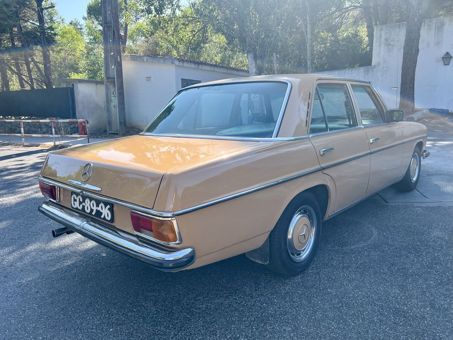 Mercedes-Benz 240 — fotografia 4
