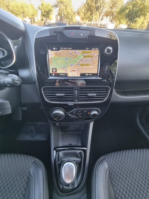 Renault Clio — fotografia 10