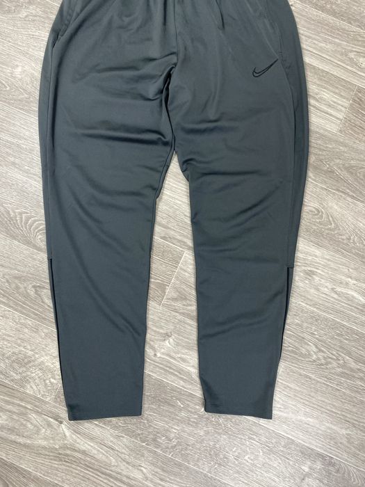 Спортивні штани Nike Dri-Fit в гарному стані, оригінал L-XL
