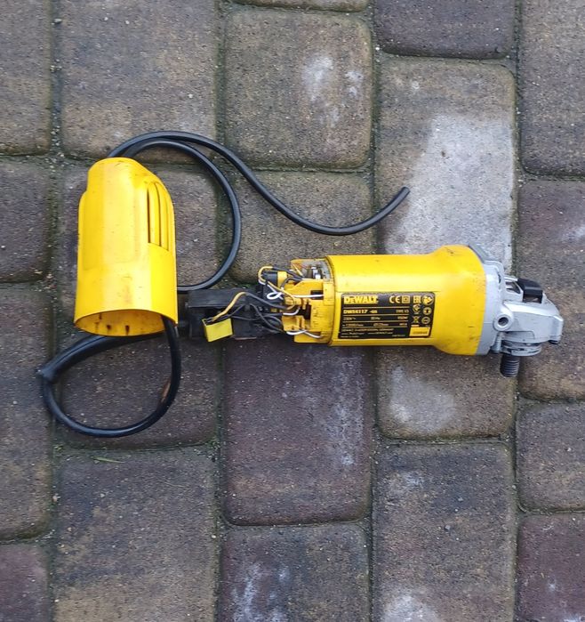 Szlifierka kątowa dewalt DWE4117