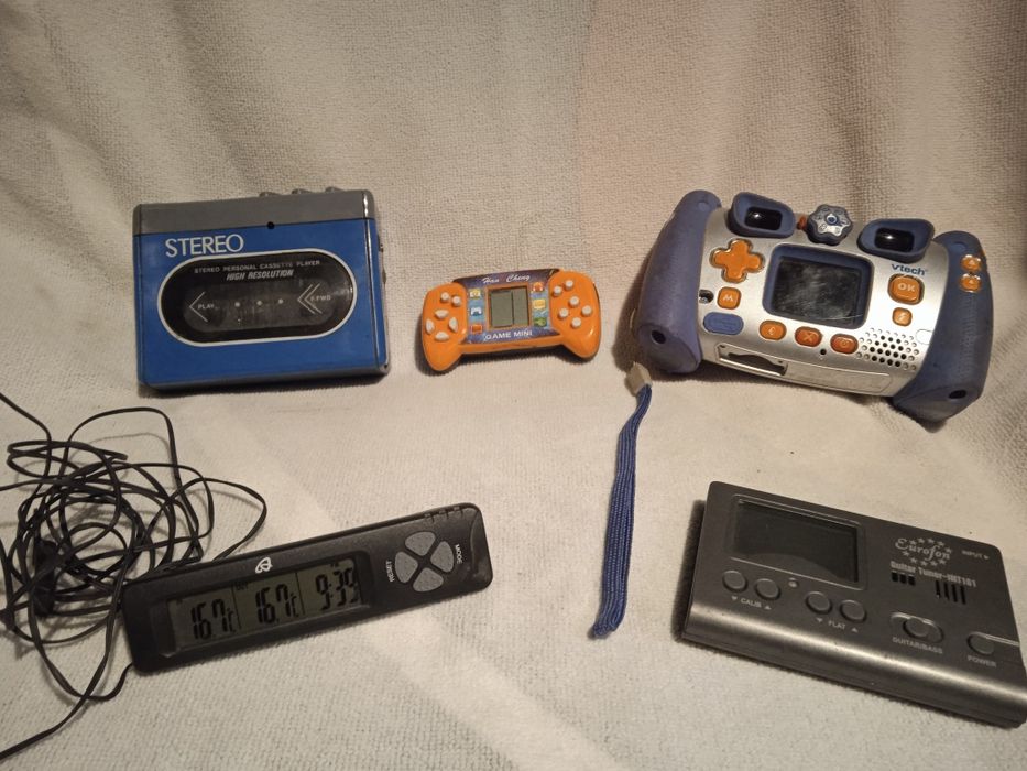 Годинник. Температура. Все згодиться !