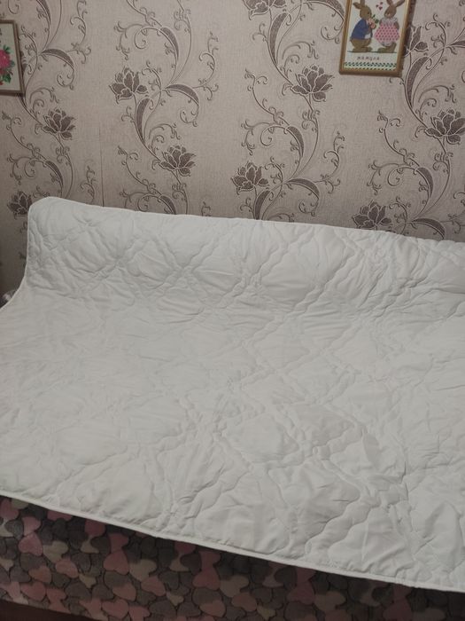 Продам матрац,ковдри.