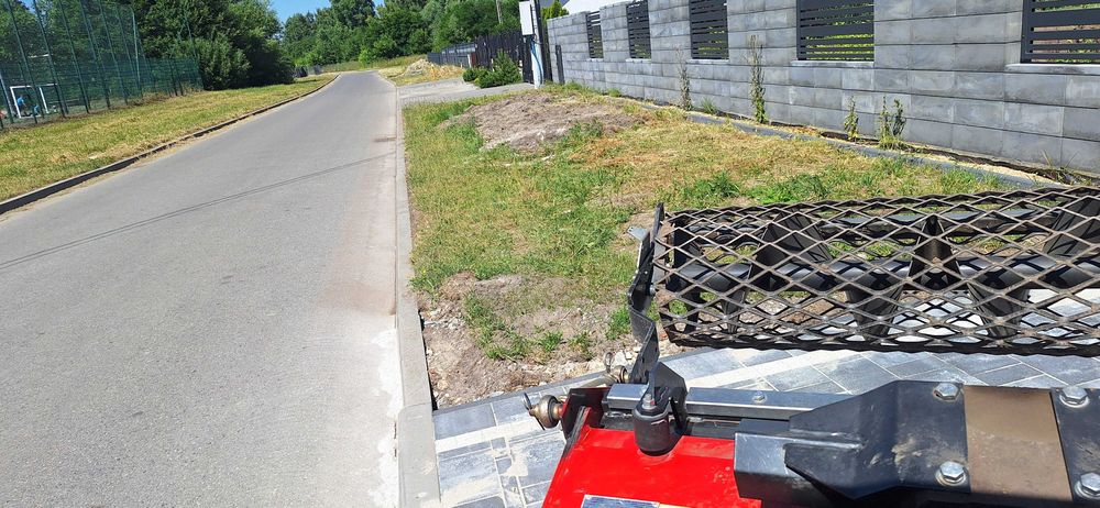 Usługi glebogryzarką separacyjną napowietrzenie trawnika wertykulacja