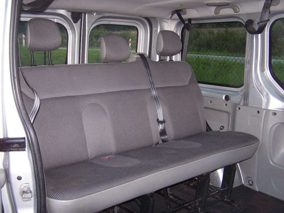 Opel Vivaro 8 -mio osobowy 2,5 CDTI 145 KM.