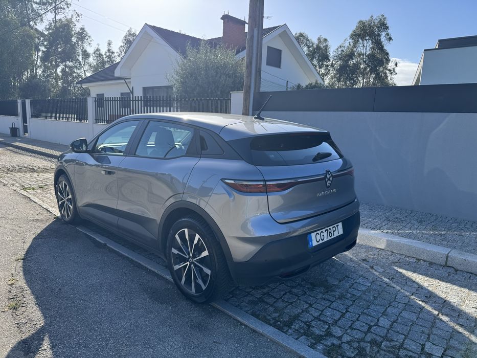 Renault Megane E-Tech EV60 com IVA Dedutivel - versao c/ + autonomia e c/ ecra grande foto 3