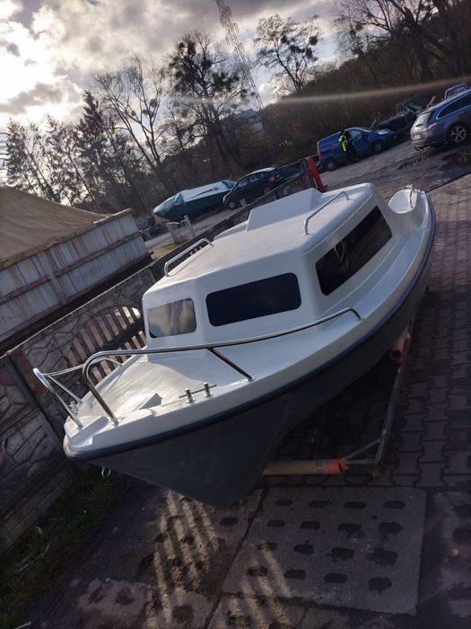 Łódź kabinowa motorowa zamiana