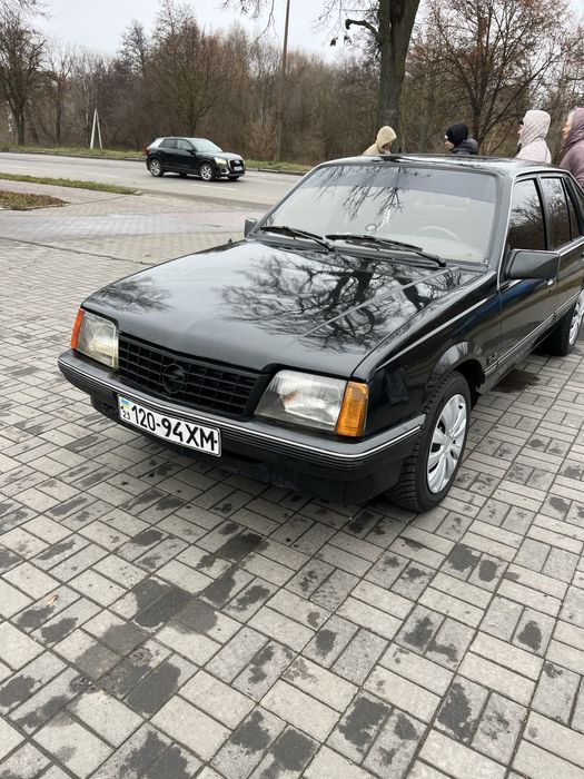 Opel Ascona 1.6 газ/безнин