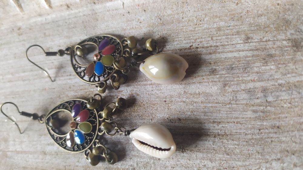 Kolczyki z muszelką nowe