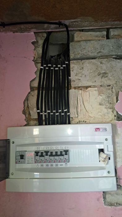Газифікований невеликий Будинок, з гостьовим будиночком зі зручностями