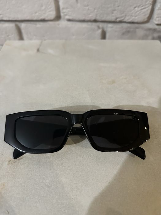 Okulary Prada czarne damskie męskie musthave glamour bestseller