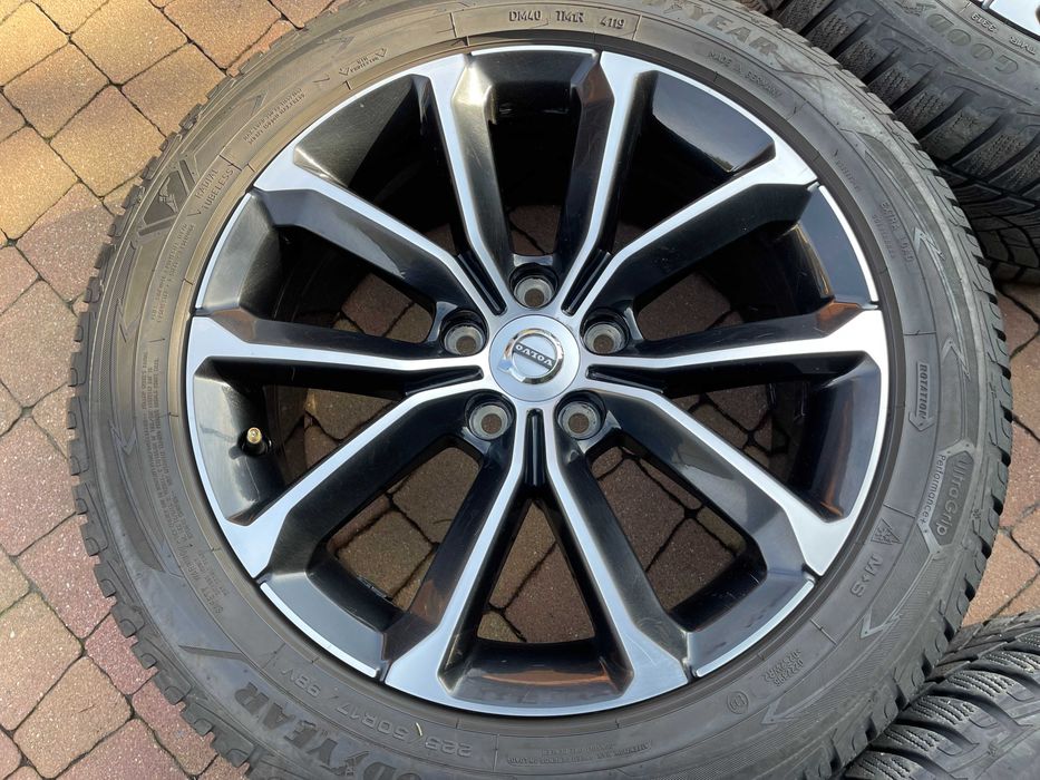 3763. Koła zimowe Volvo V40 V60 S60 oryginał 5x108 225/50/17 Goodyear