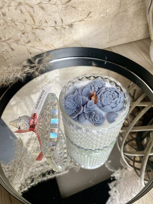 Świeca sojowa w krysztale szara duża 230 g zapach Dior