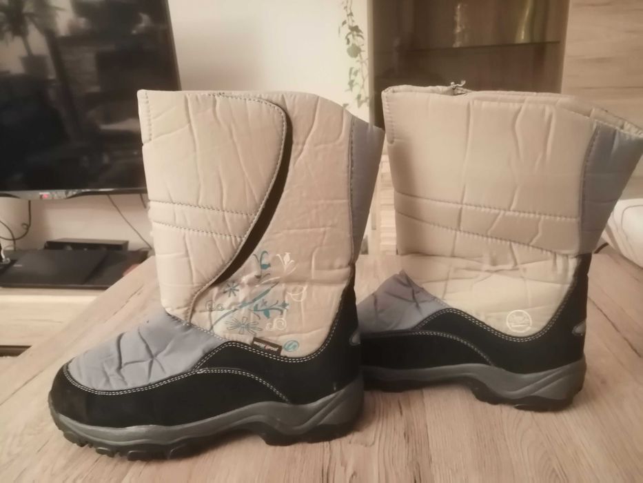 Damskie buty zimowe wodoodporne rozm. 40