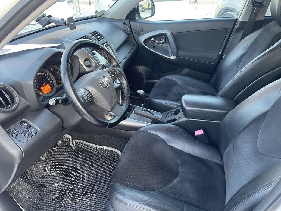 Продам Toyota-RAV4