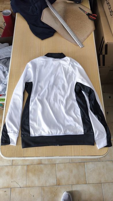 Casaco desportivo Roly Iliada Kids — novo — Tamanho 14 anos