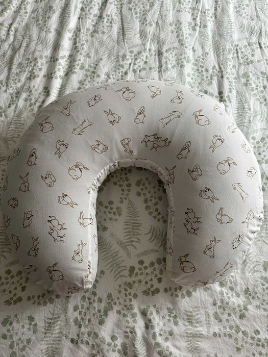 Almofada de Amamentação IKEA LEN + Capa Padrão Coelhos