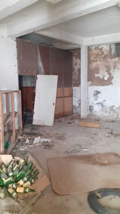 Prédio para Remod.ou alterar para um bloco de apartamentos em Torres Vedras