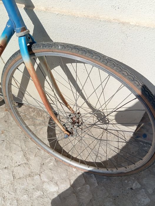Vendo bicicleta antiga de corrida.