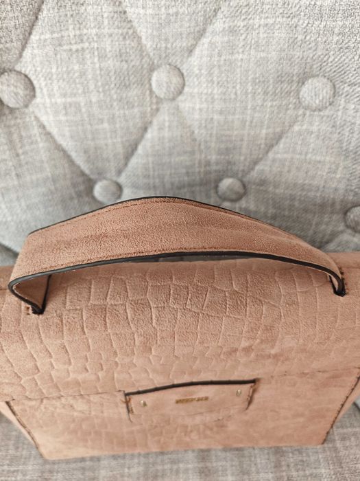 Różowa torebka zamszowa Parfois