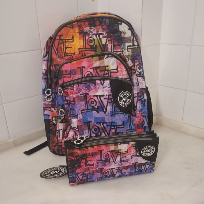 Mochila escolar com estojo perona