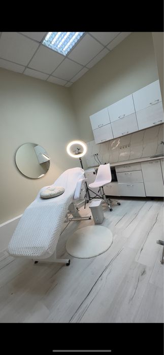 Аренда кабинета косметолога ЦЕНТР с ВОДОЙ /  по мес/на 15 дней в месяц