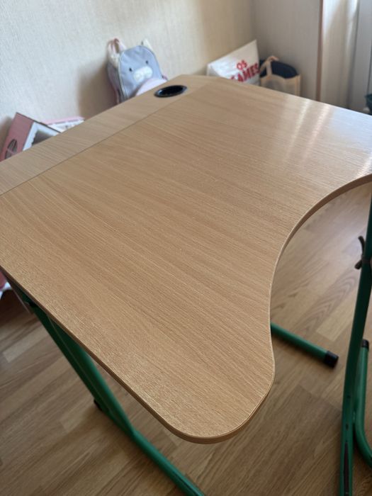 Шкільна парта стілець стіл