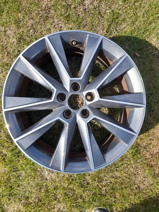 Felga aluminiowa 17  skoda rapid fabua 5x100 et46