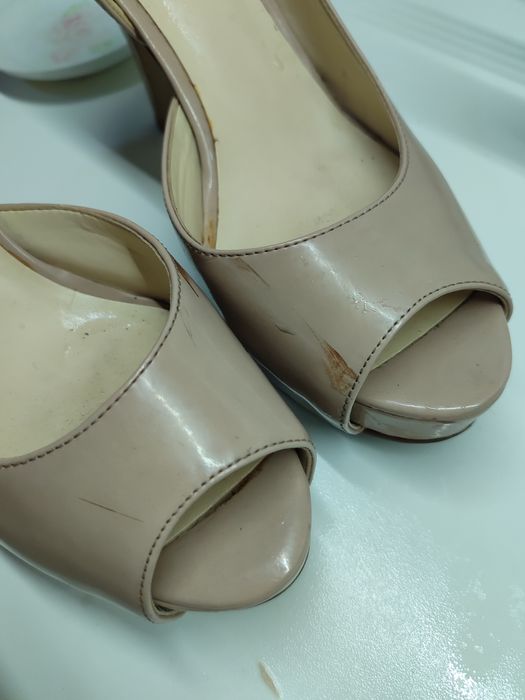 Продам туфли на каблуке