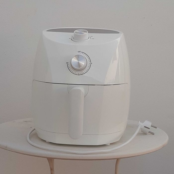 Fritadeira sem óleo Air Fryer ELECTRONIA – cozinha saudável e prática