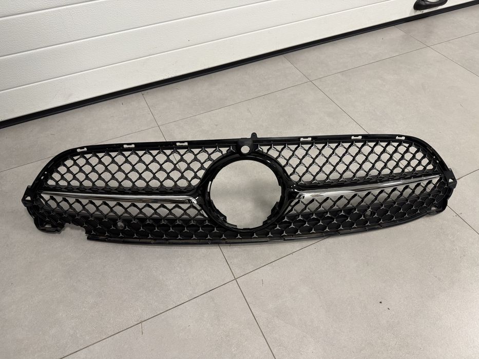 Grill przedni / atrapa Mercedes W236 CLE stan idealny !  Pod PDC