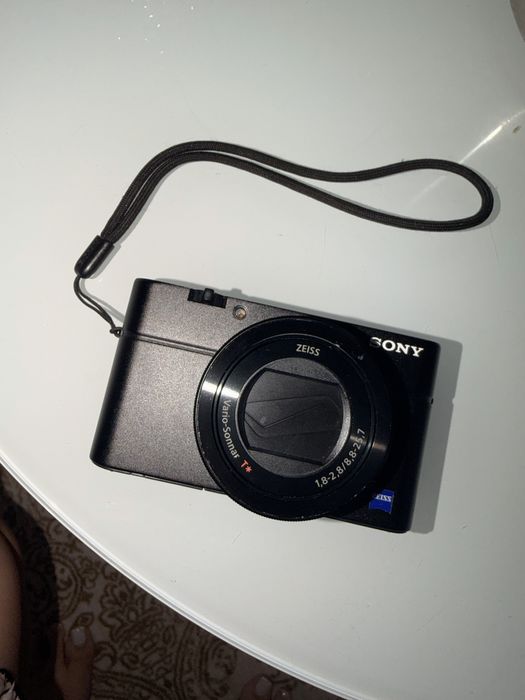 Sony RX100 Mark III компактна камера в ідеальному стані
