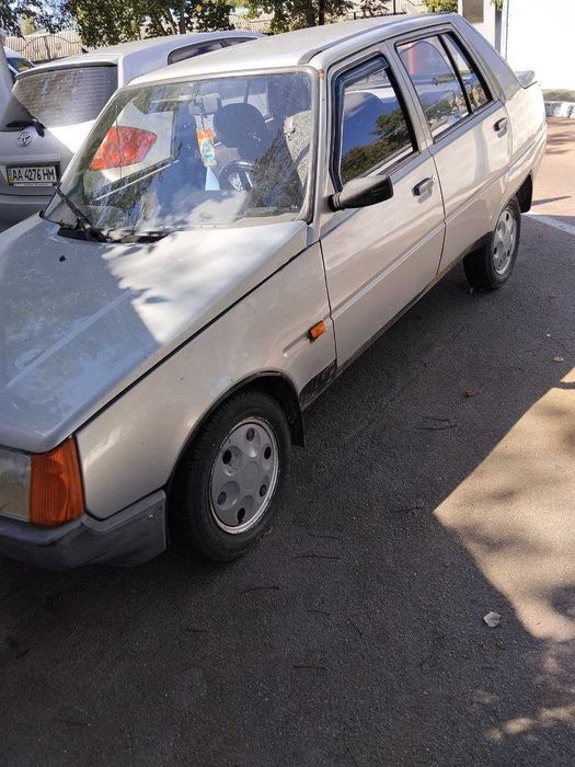 Продам автомобіль Славута