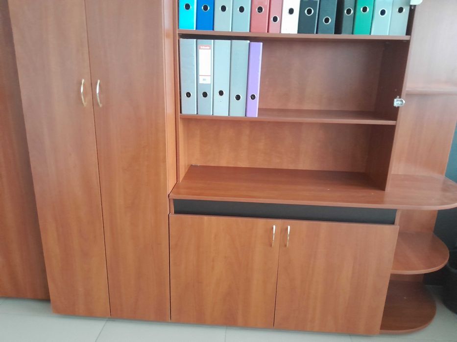 Шкаф офісний б/в