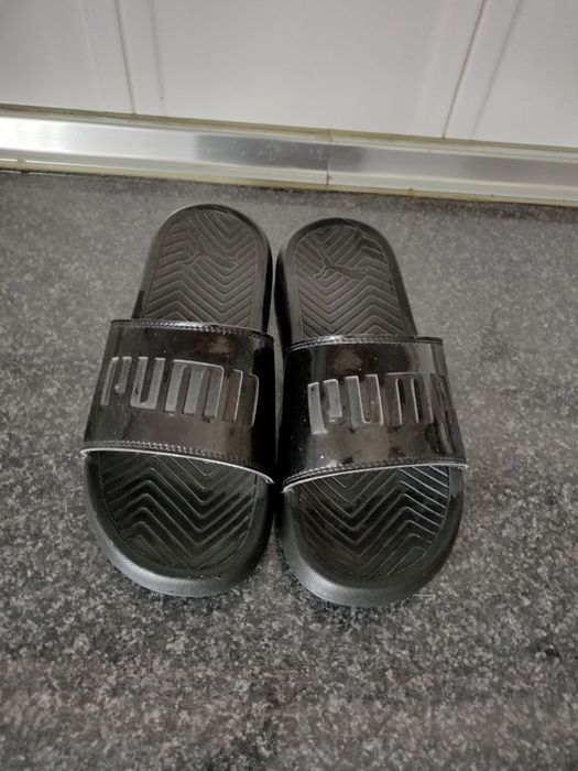 Chinelos Puma pretos