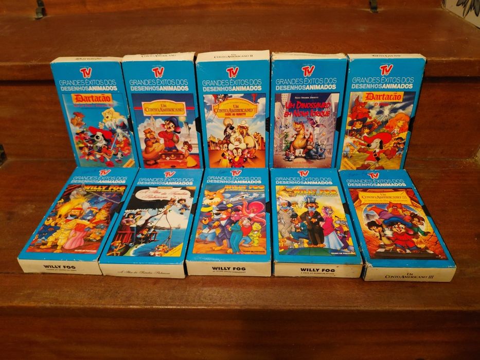 Conjunto de cassetes antigas em bom estado. A funcionar