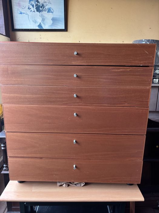 Conjunto de comodas e mesas de cabeceira