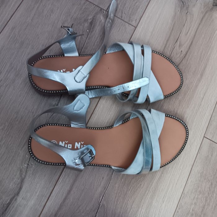 Nowe sandalu r.39