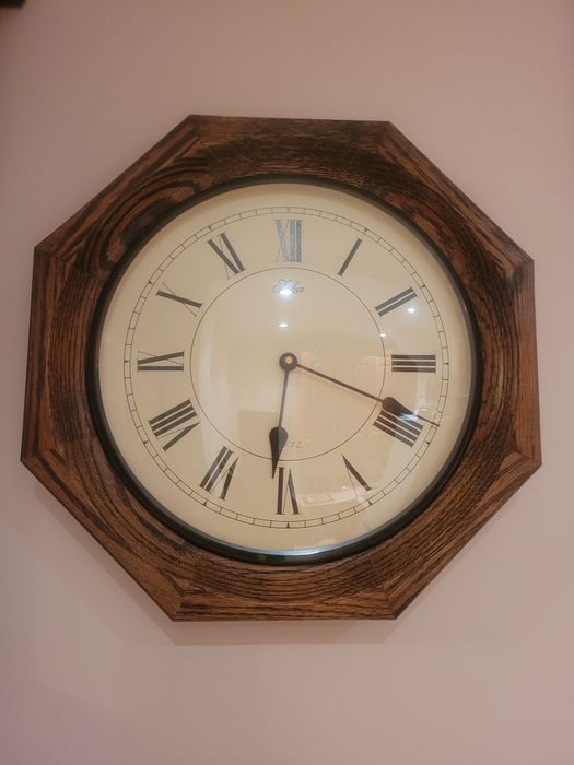 Zegar ścienny ..
