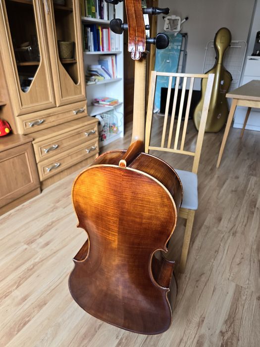 Wiolonczela 4/4 Smyczek futerał