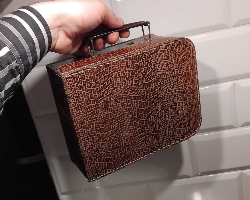 Przedwojenny miniaturowy gramofon + 8 płyt i etui z 40 igłami Polyphon