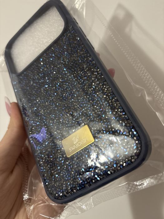 etui swarovski granatowe na iphone 17 pro