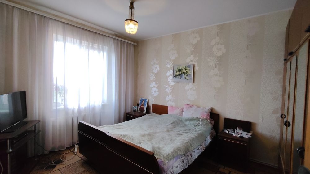 продаж 4-кімнатної квартири в центрі м. Прилуки