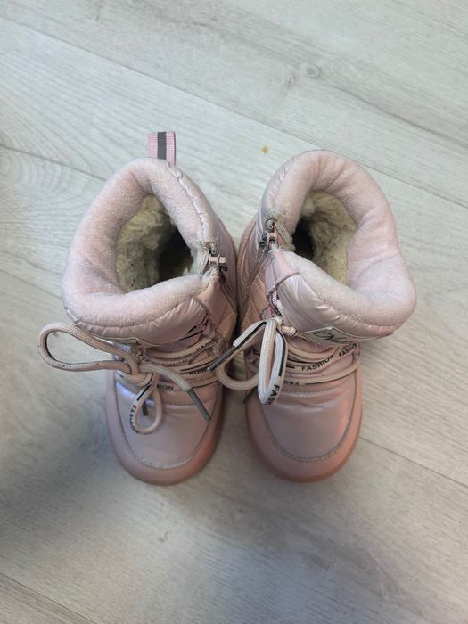 Продам дитячі ботінки