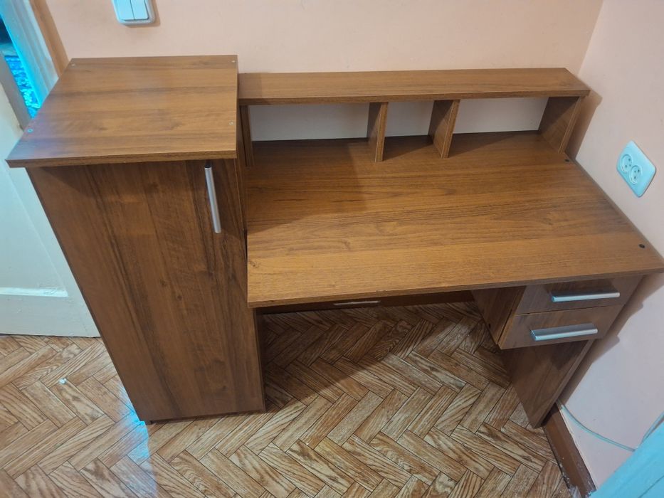 Продам письмовий стіл