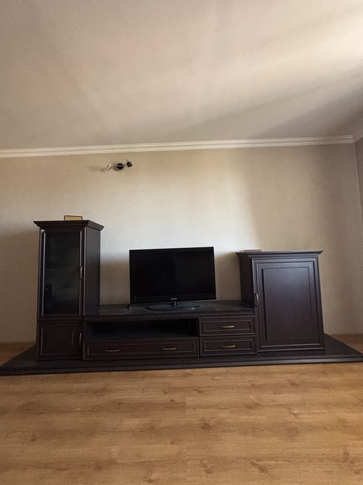 Шафа під телевізор