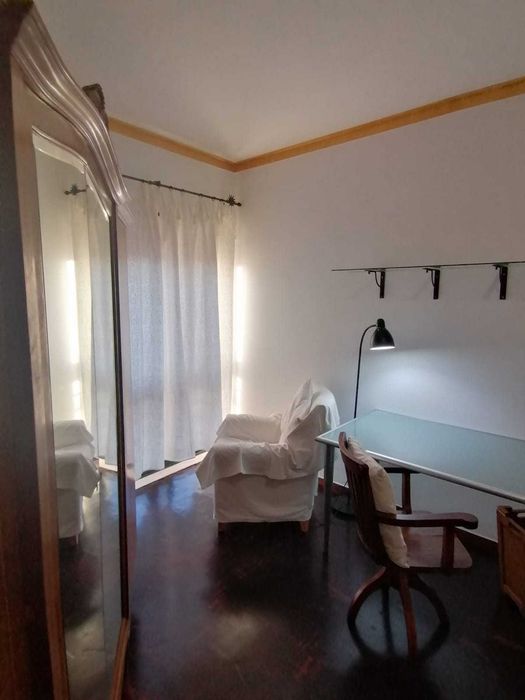 Quarto em Massamá - A 5 minutos da estação de comboio